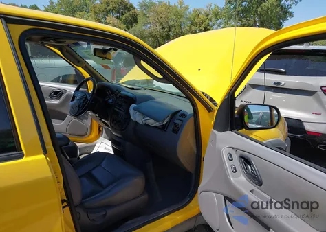 2002 Ford Escape Xlt z USA, uszkodzony, nr VIN 1FMYU04172KC39669